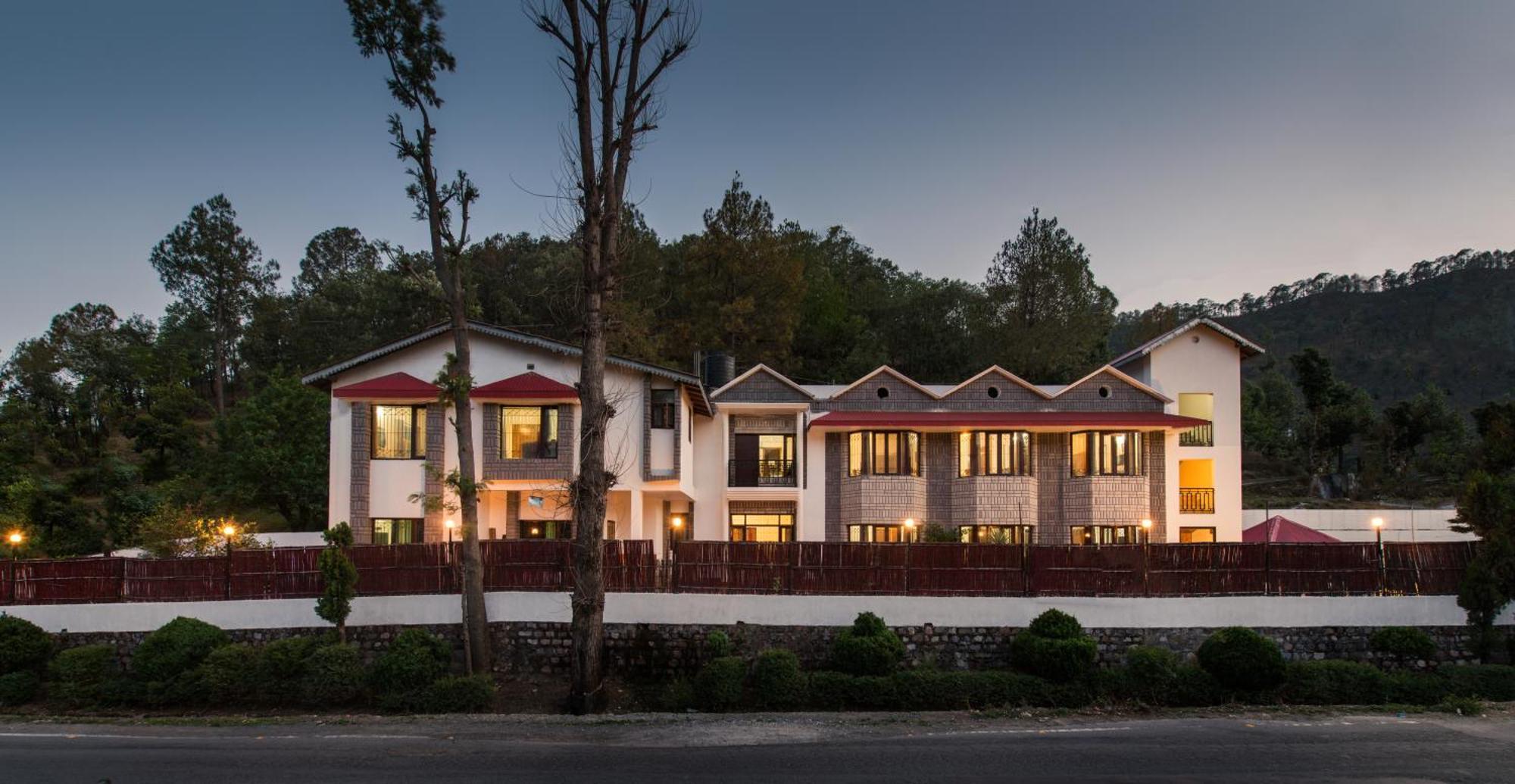 Ivy The Boutique Hotel Near Neem Karoli Temple Nainital Dış mekan fotoğraf